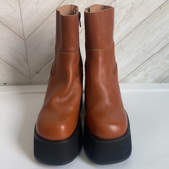 Steve Madden Siene Brown Platform Boots 